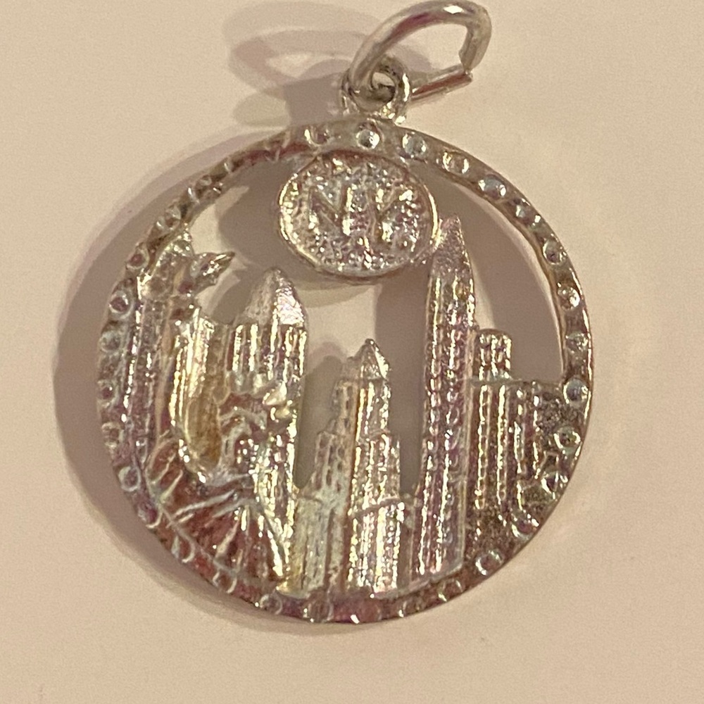Vintage New York silver charm for bracelet
